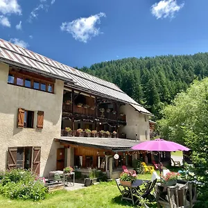 Le Viso Bed & Breakfast